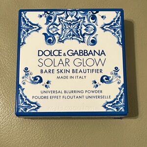 Dolce & Gabbana Blue and White Blurring Powder